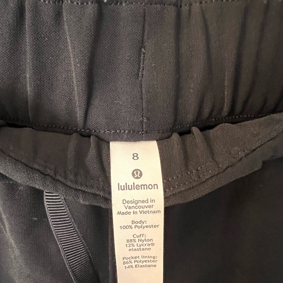 NWOT lululemon on the fly jogger black - Picture 3 of 4